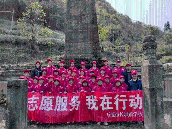电影《花千骨》首映礼陈都灵造型图，这身鹅黄色裙子好美