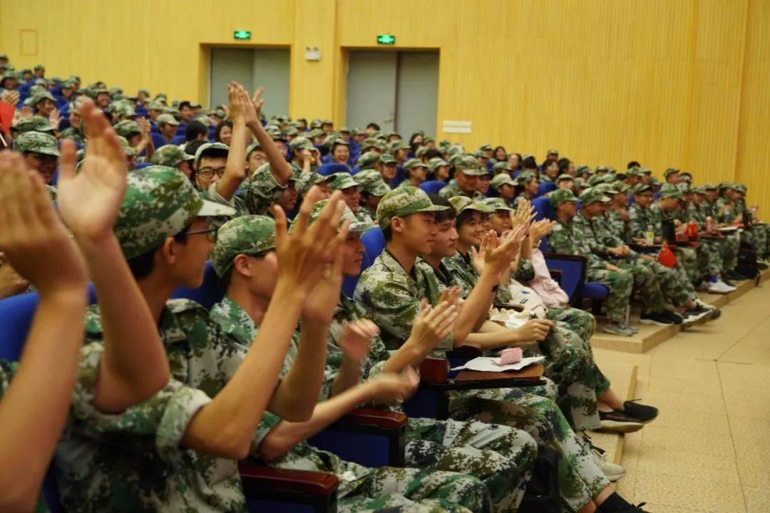中化三建承建的贵州骐信煤炭深加工项目制冷循环水装置封顶大吉